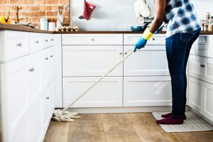 Setting a realistic cleaning schedule for busy moms